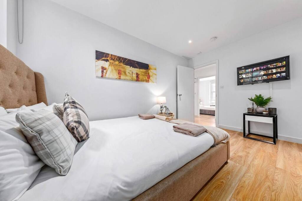 3 Bedroom Apartment In Haymarket Central London Sleep 10 Hy2 المظهر الخارجي الصورة