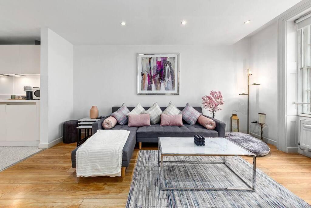 3 Bedroom Apartment In Haymarket Central London Sleep 10 Hy2 المظهر الخارجي الصورة